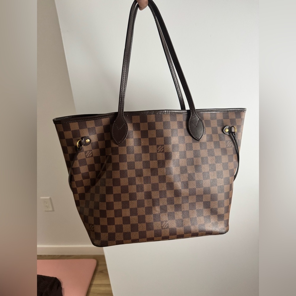 **Sold** Louis Vuitton Neverfull